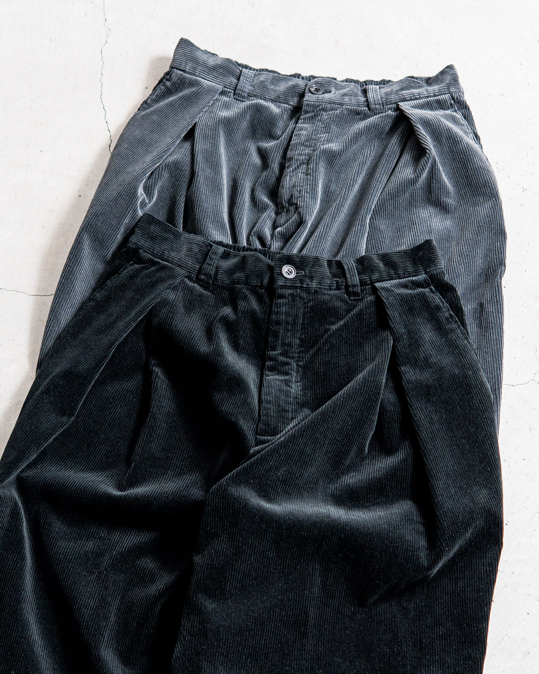 通販] is-ness(イズネス) CORDUROY TUCK TROUSERS 商品ページ – zentex