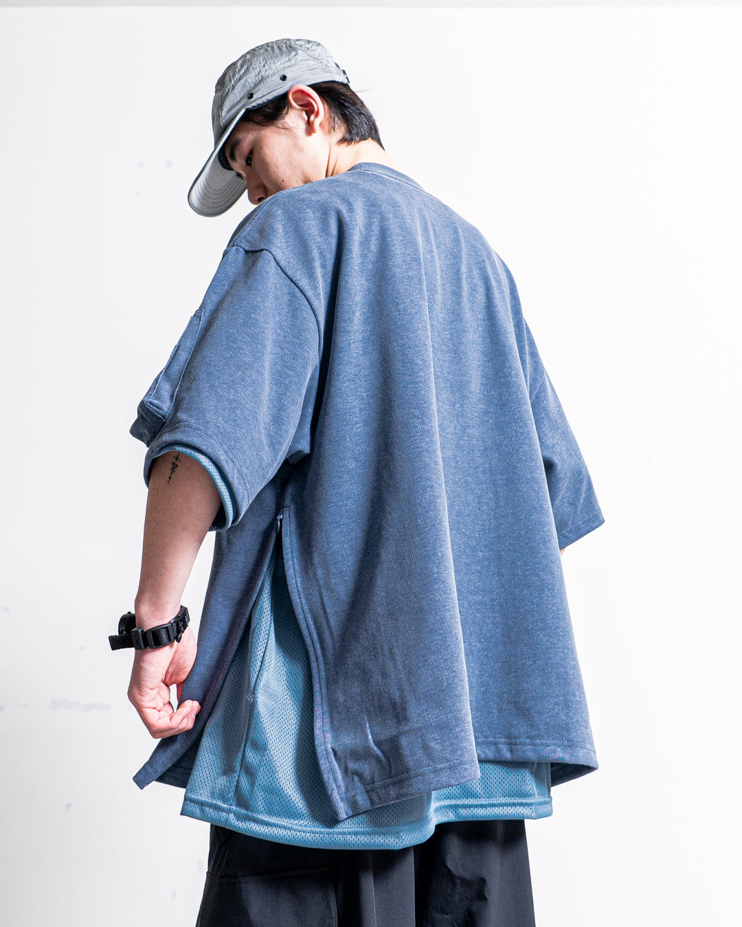is-ness Arm Pocket Venti T-Shirt