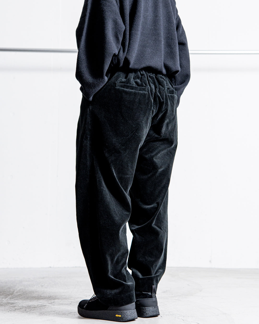 通販] is-ness(イズネス) CORDUROY TUCK TROUSERS 商品ページ – zentex