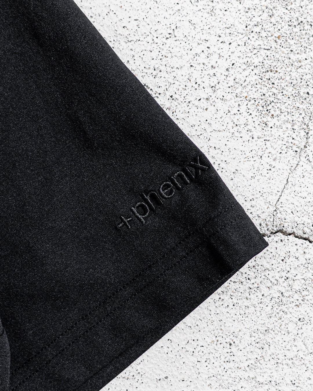 +phenix HIDDEN ZIP POCKET SHORT SLEEVE TEE