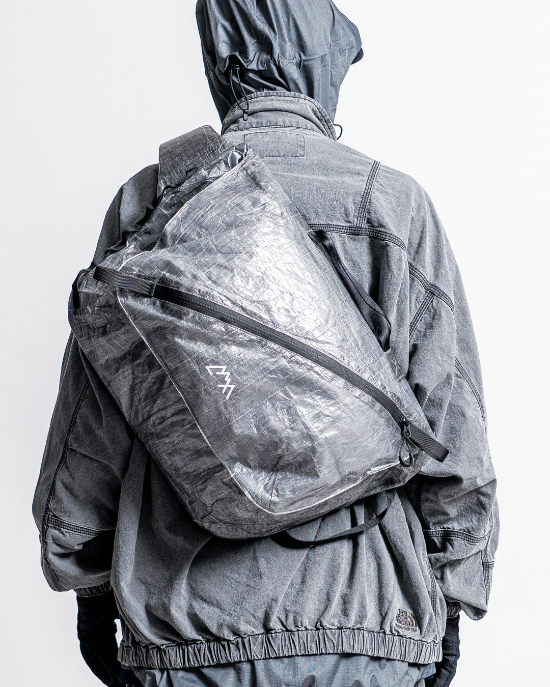 CMF OUTDOOR GARMENT MESSENGER BAG DYNEEMA