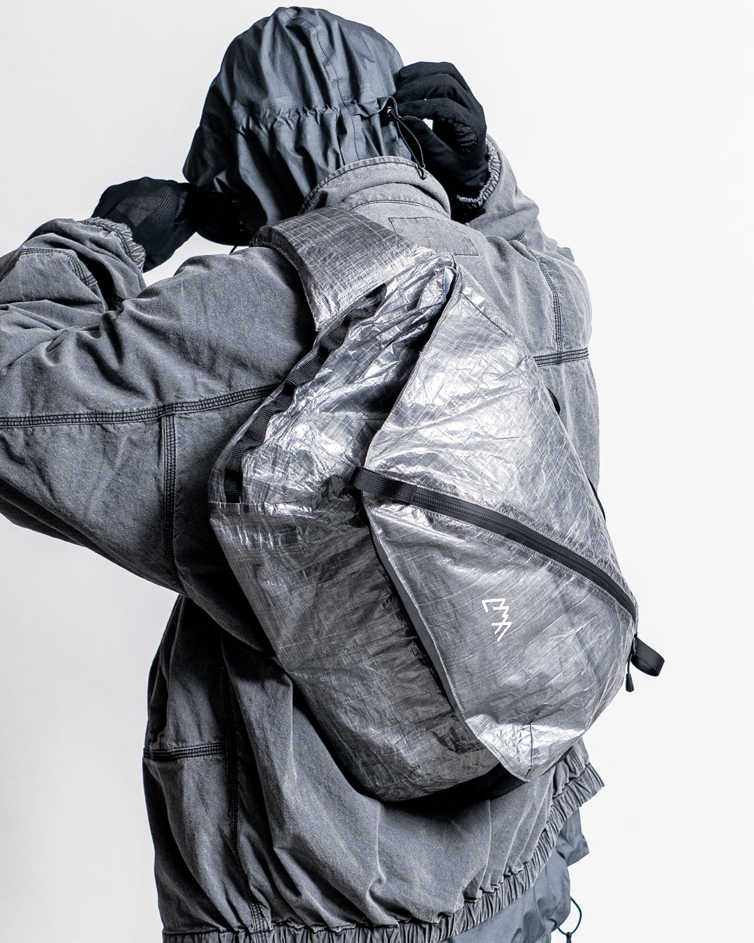 CMF OUTDOOR GARMENT MESSENGER BAG DYNEEMA