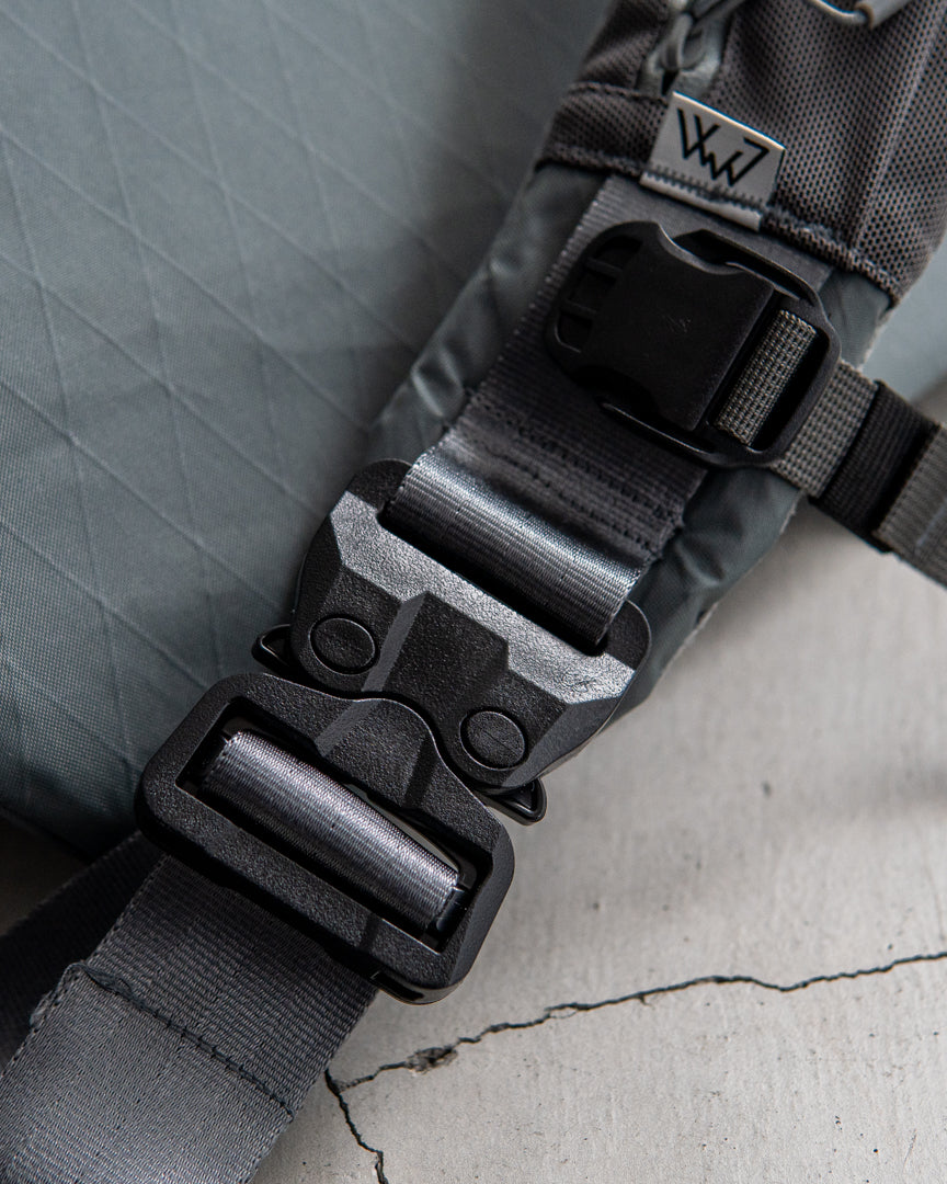 CMF OUTDOOR GARMENT MESSENGER BAG X-PAC