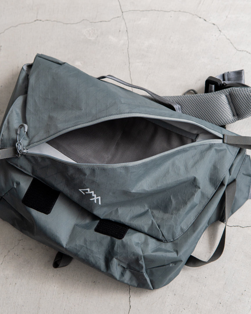 CMF OUTDOOR GARMENT MESSENGER BAG X-PAC