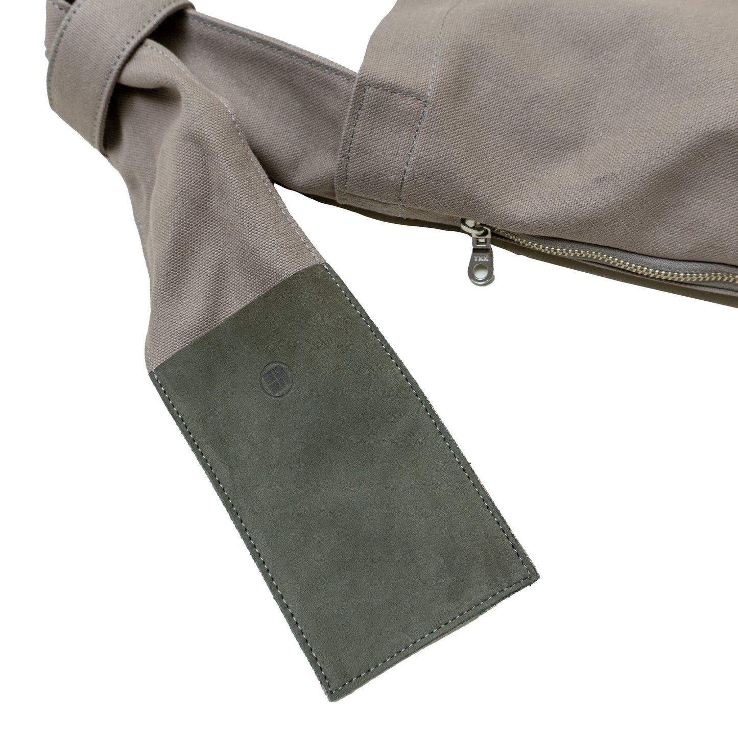 TASUKI SHOULDER <NO.1> Available in avariety of materials.