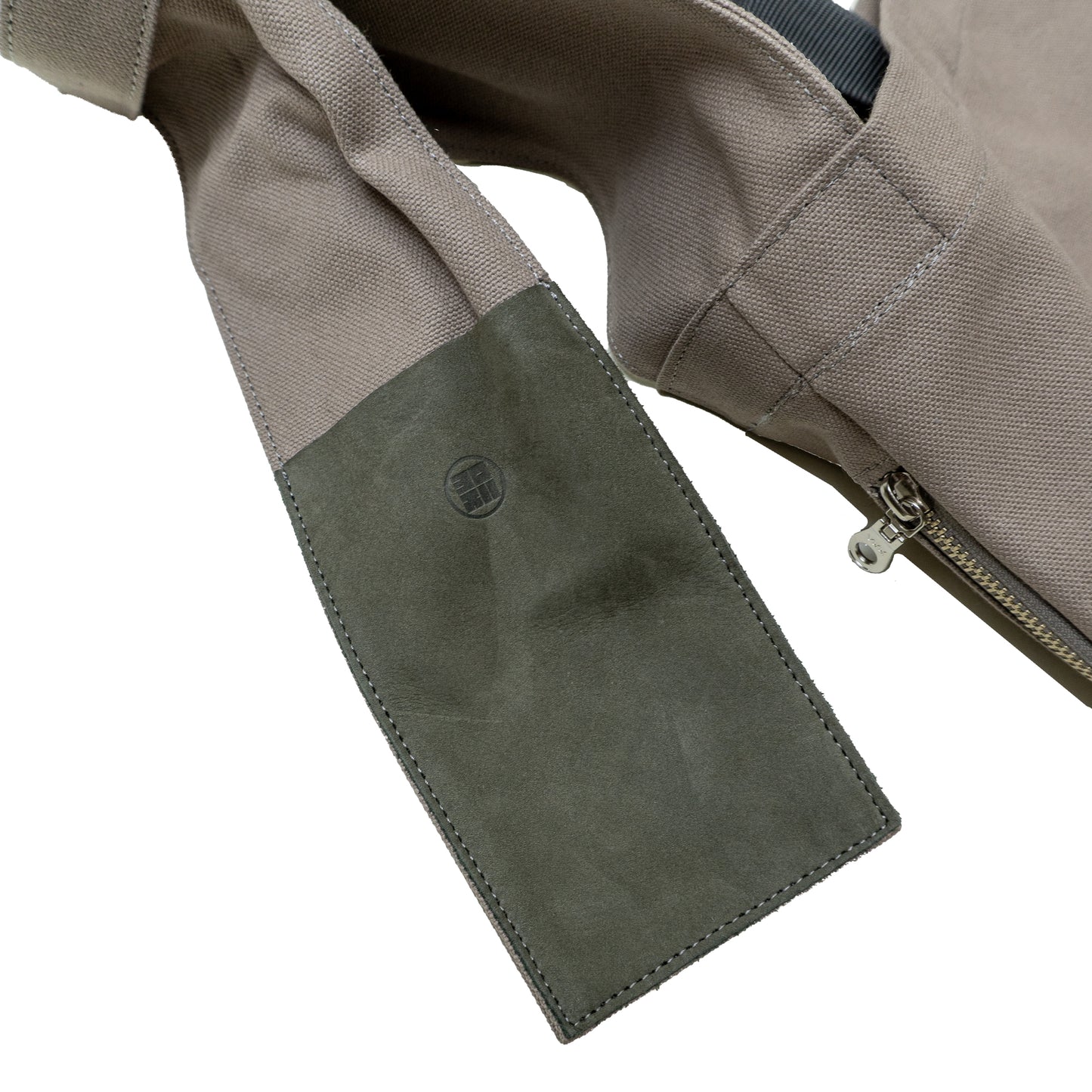 TASUKI SHOULDER <NO.2> Available in avariety of materials.