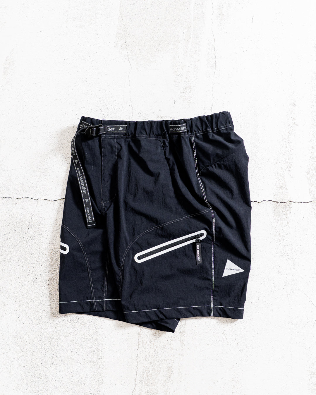and wander light hike short pants