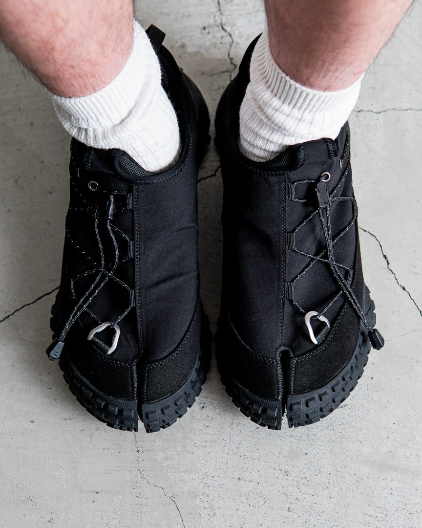 【fazeone Exclusive】CMF OUTDOOR GARMENT APPROACH 03 TABI LOW - ALL BLACK