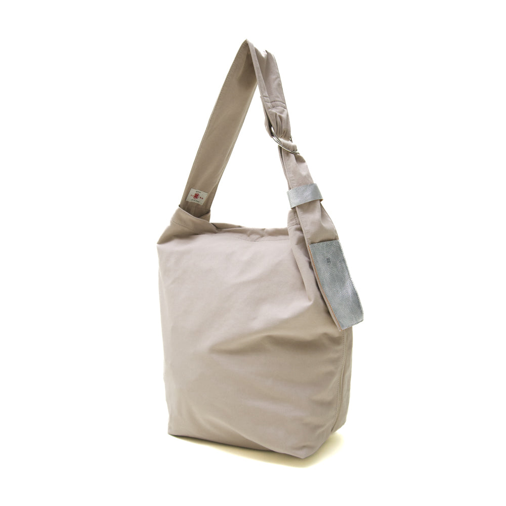 TASUKI SHOULDER <NO.1> Available in avariety of materials.