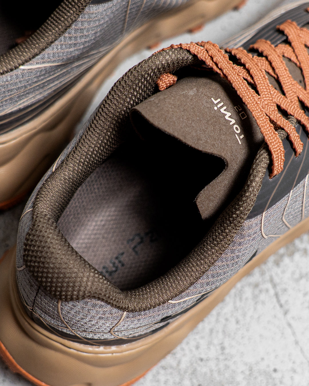NNormal Tomir 02 BROWN
