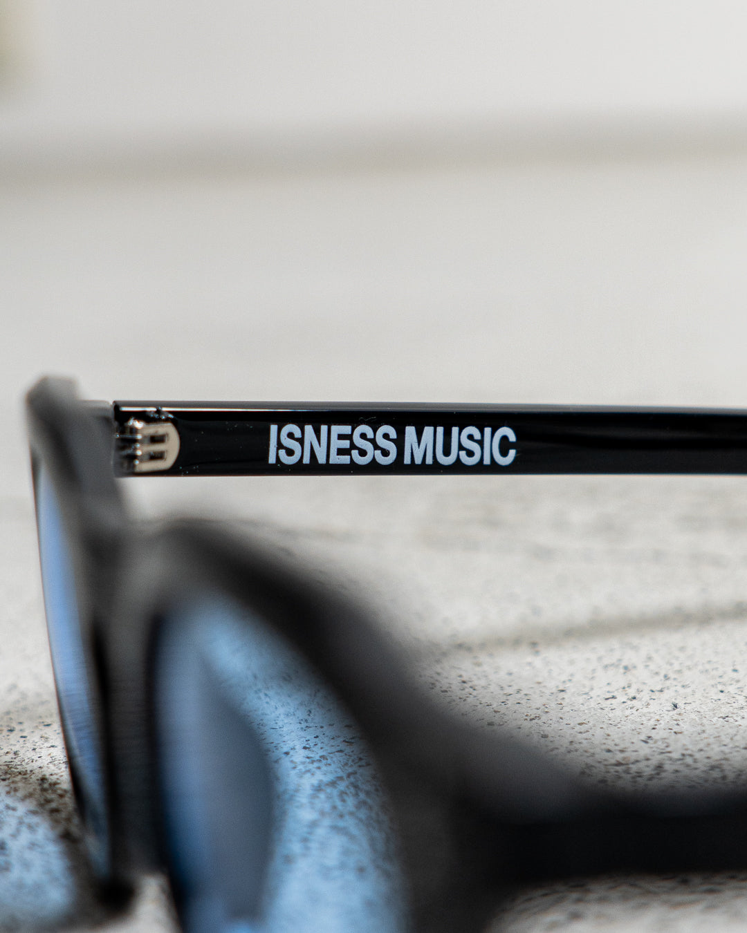 ISNESS MUSIC VEGA SUNGLASSES