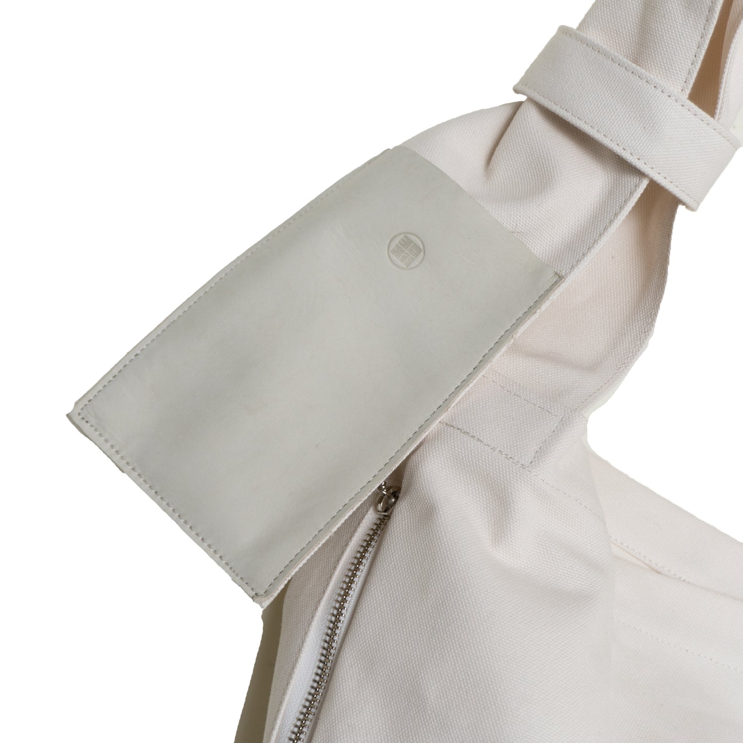 TASUKI SHOULDER <NO.0> Available in avariety of materials.