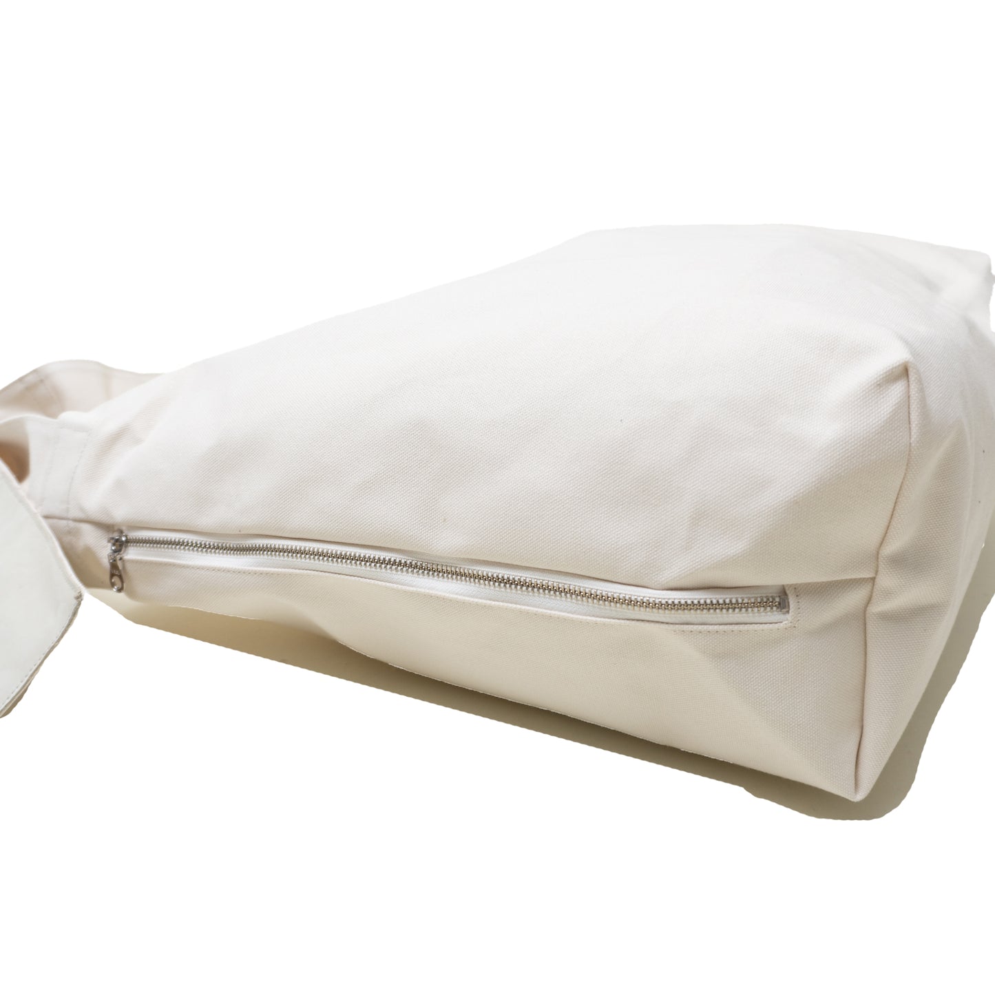 TASUKI SHOULDER <NO.0> Available in avariety of materials.