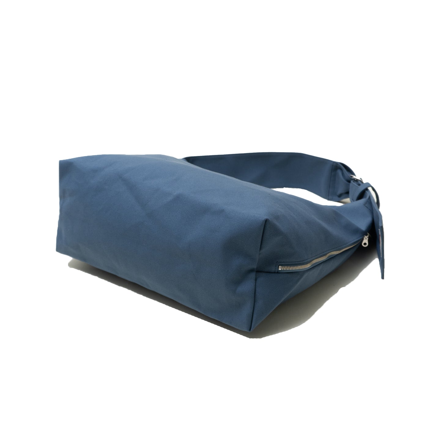 TASUKI SHOULDER <NO.0> Available in avariety of materials.