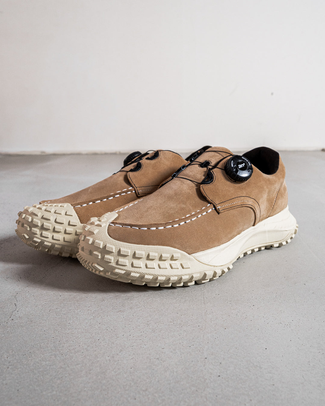 CMF OUTDOOR GARMENT APPROACH 02 SETTER