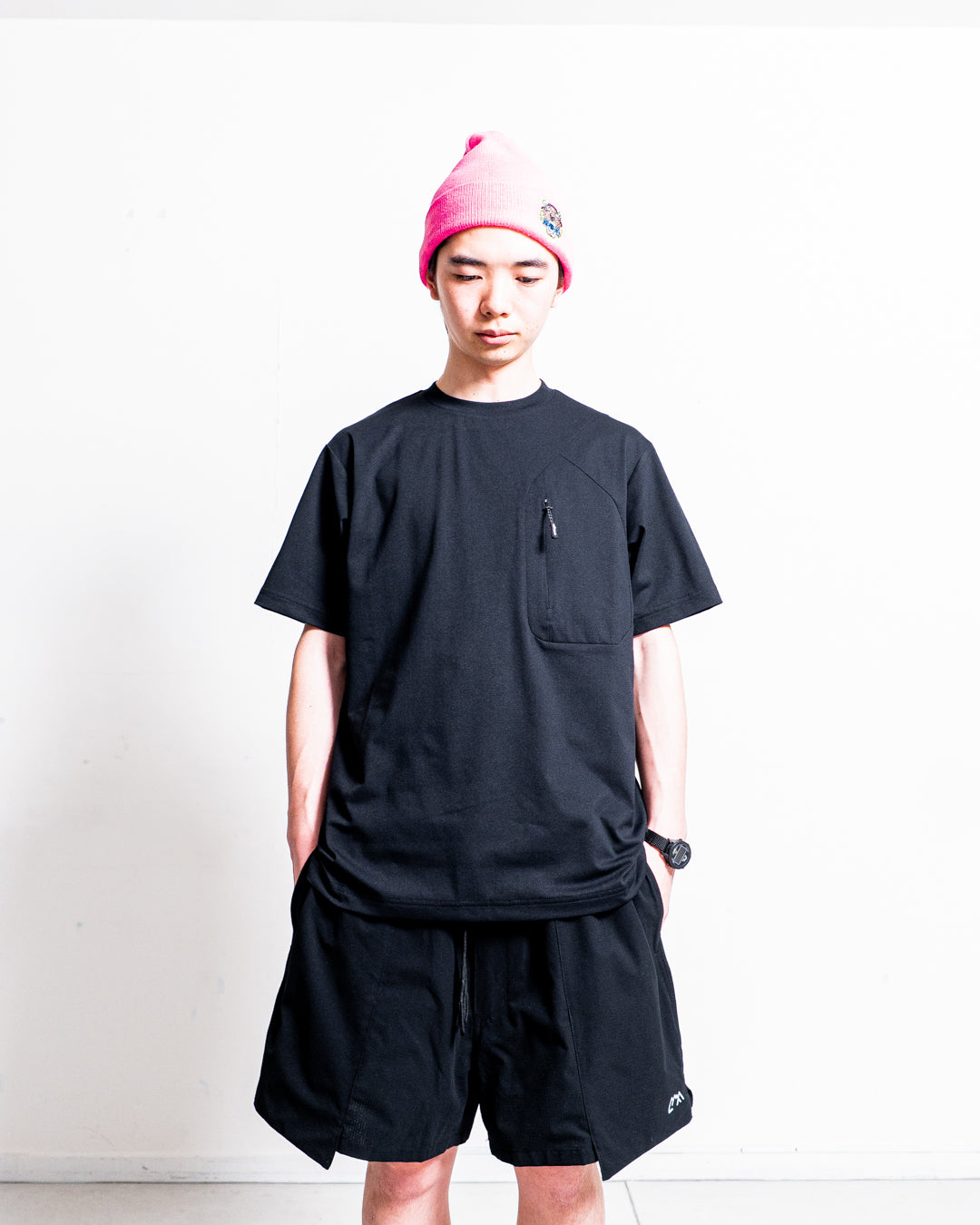 +phenix HIDDEN ZIP POCKET SHORT SLEEVE TEE