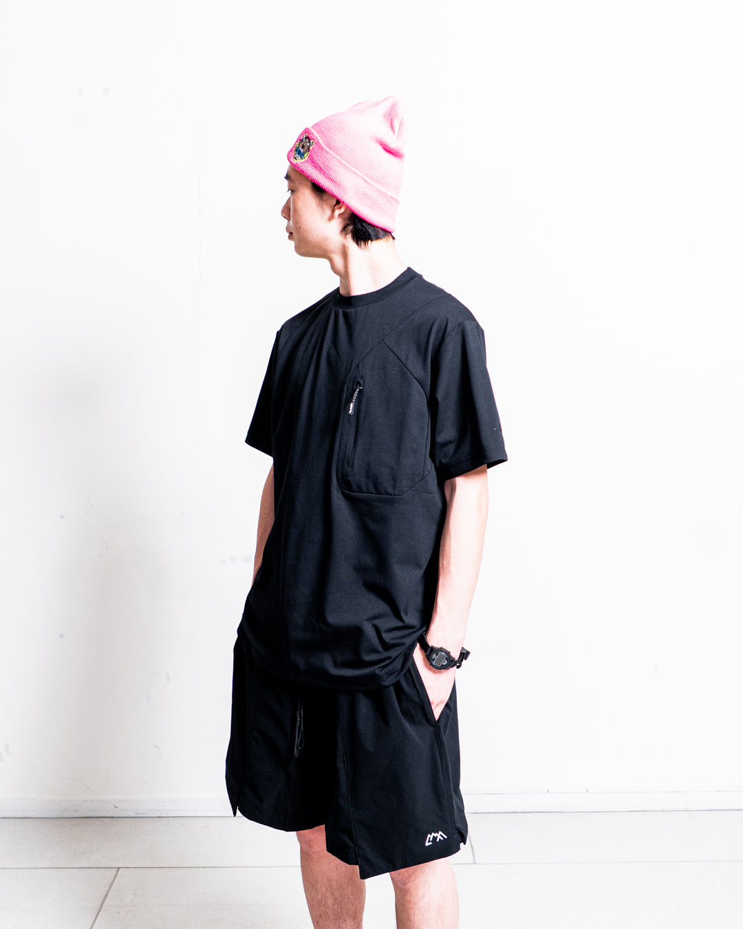 +phenix HIDDEN ZIP POCKET SHORT SLEEVE TEE