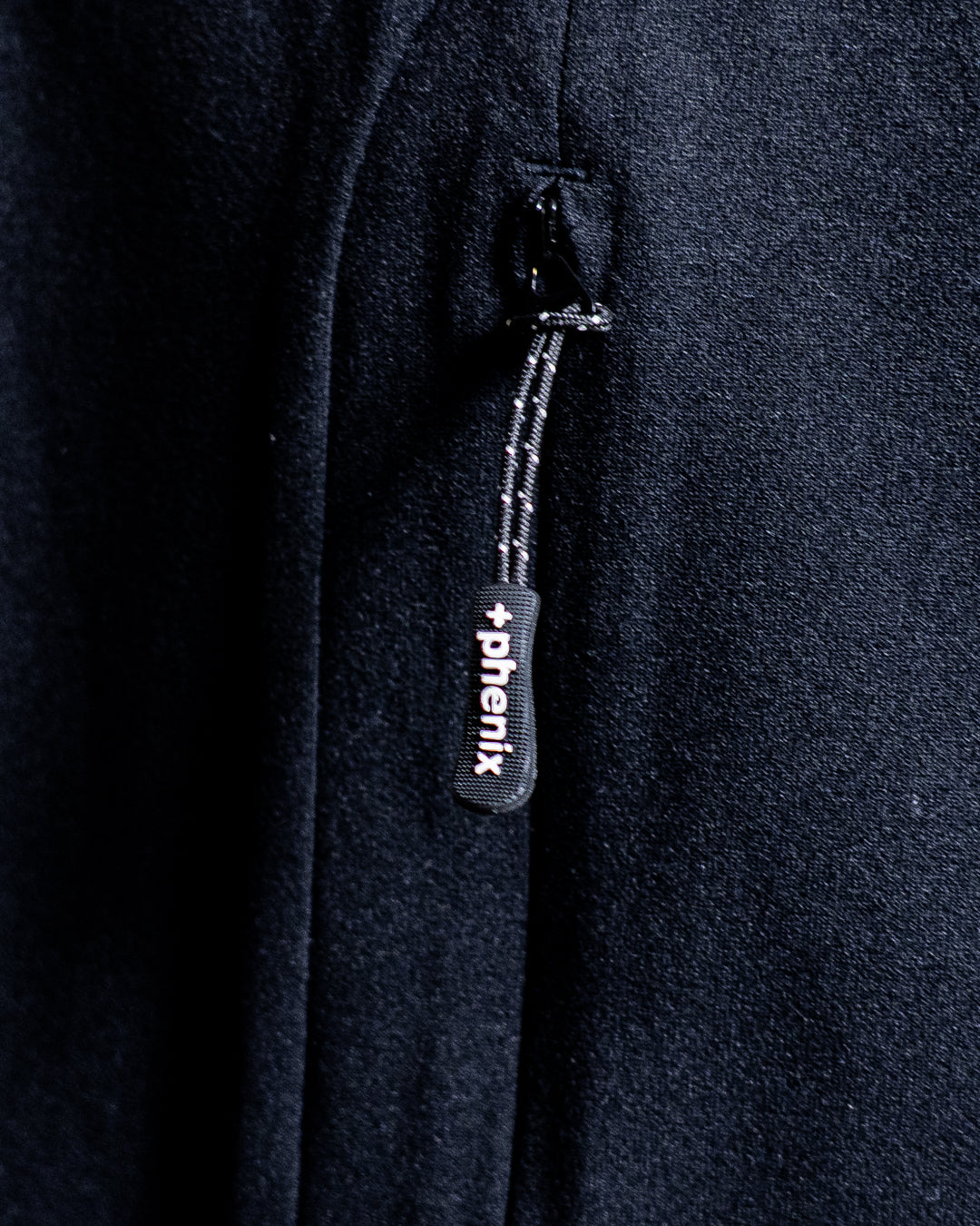 +phenix HIDDEN ZIP POCKET SHORT SLEEVE TEE