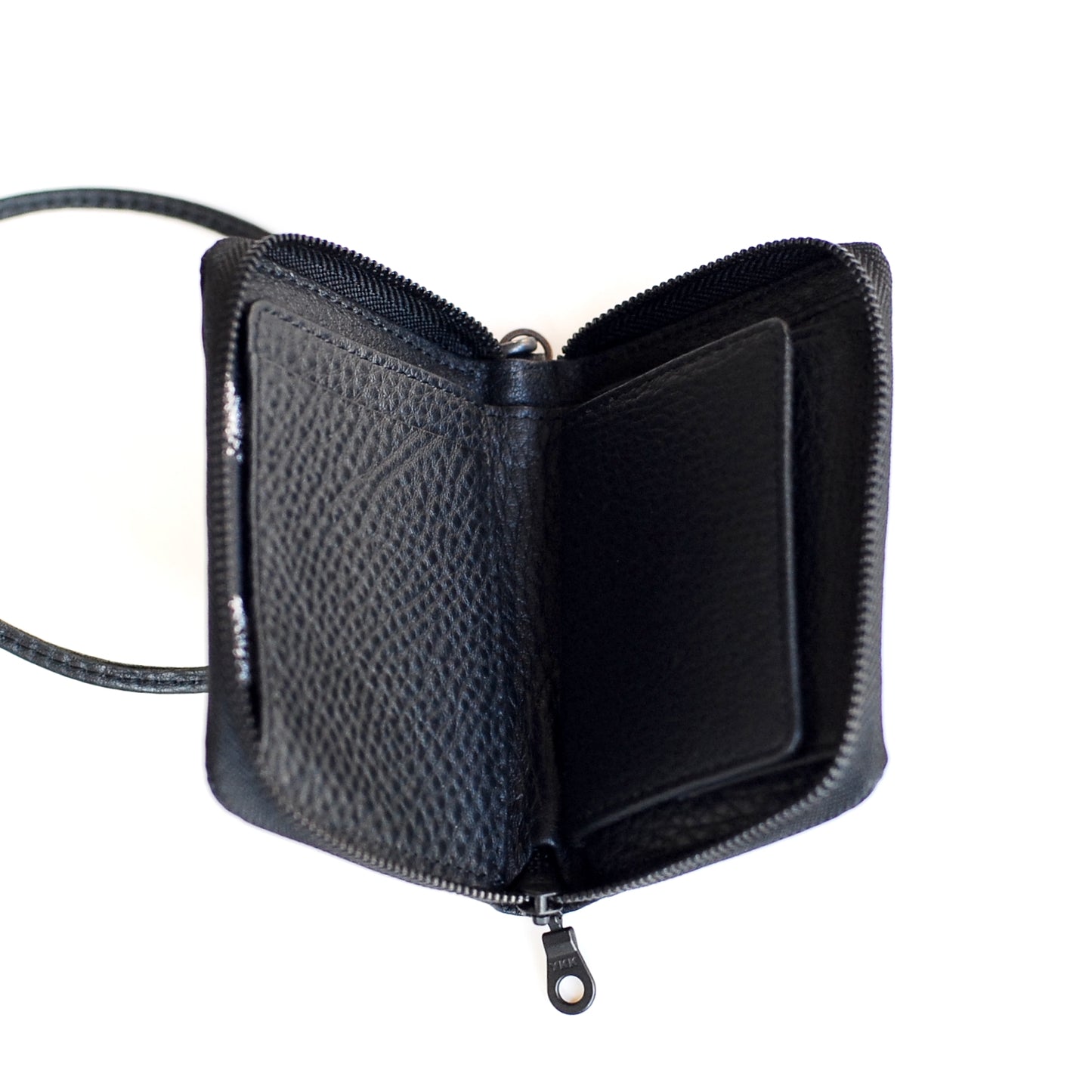 "TENOHIRA COMPACT WALLET" AVAILABLE IN THREE VARIATIONS