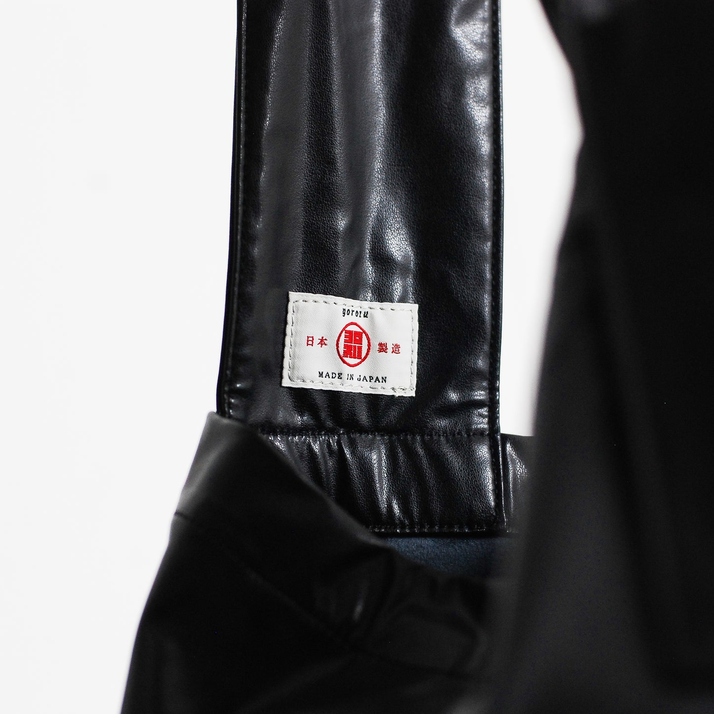 TASUKI SHOULDER <NO.2> Available in avariety of materials.