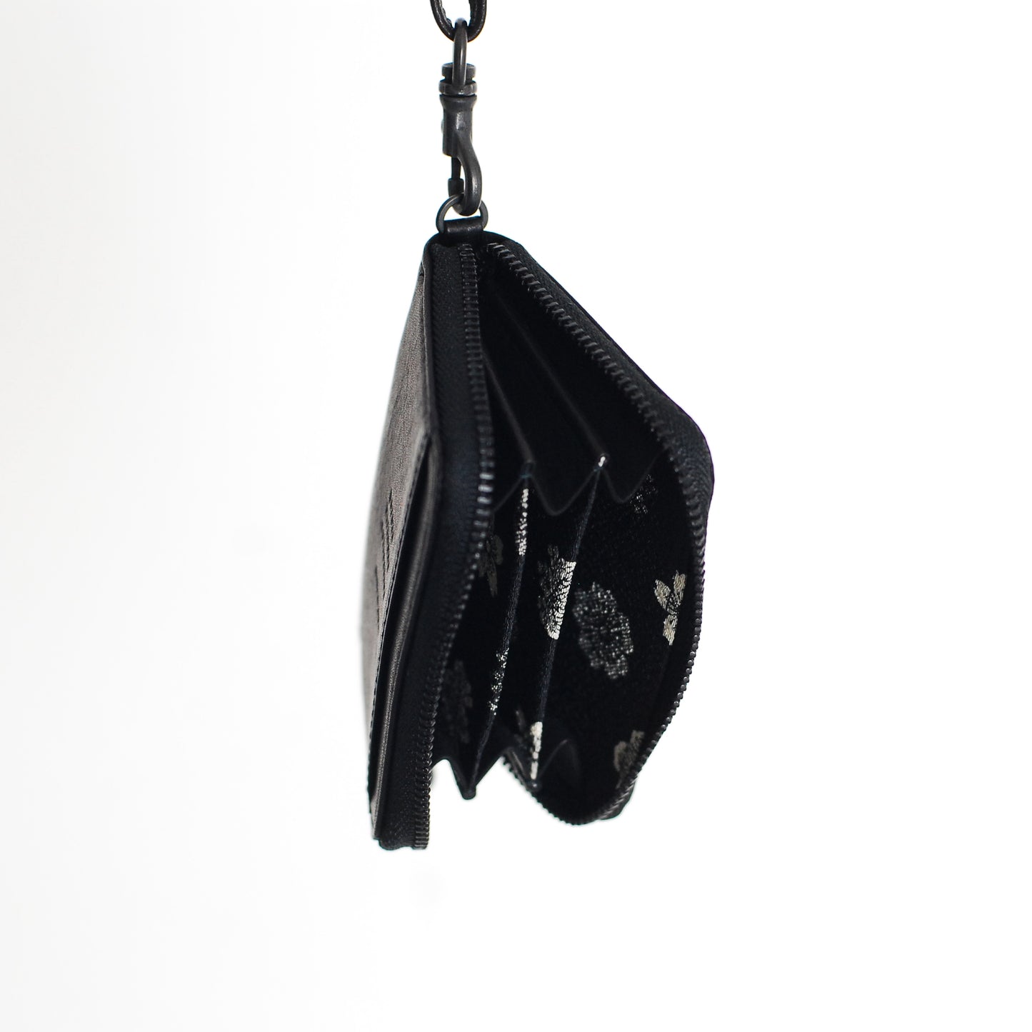 "TENONAKA MINIMAL WALLET" AVAILABLE IN THREE VARIATIONS